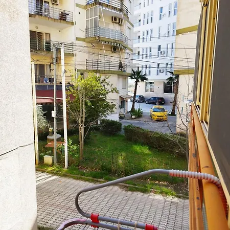 Glen's At Qerret Apartament *