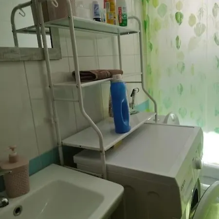 Glen's At Qerret Apartment *
